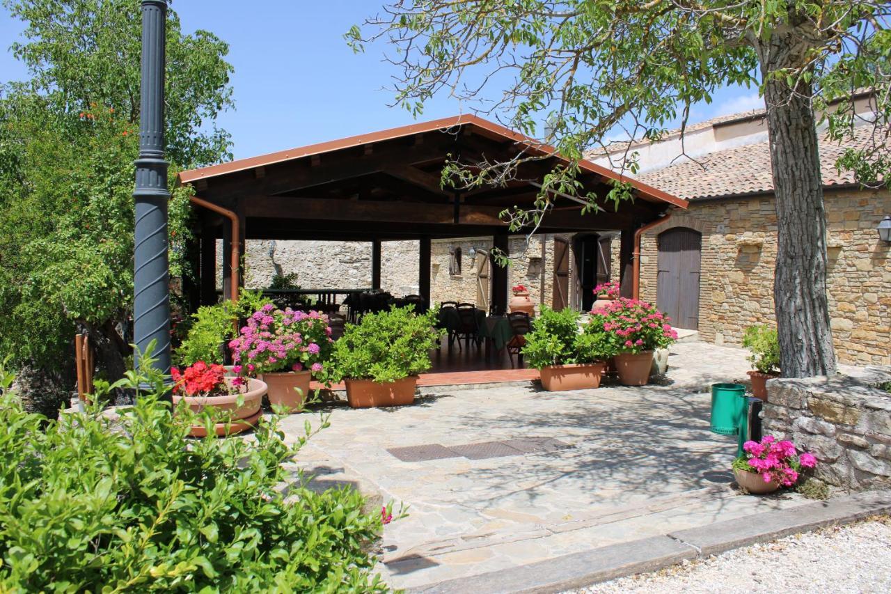 Agriturismo Sant'Agata เปียนาเดยีอัลบาเนซี ภายนอก รูปภาพ