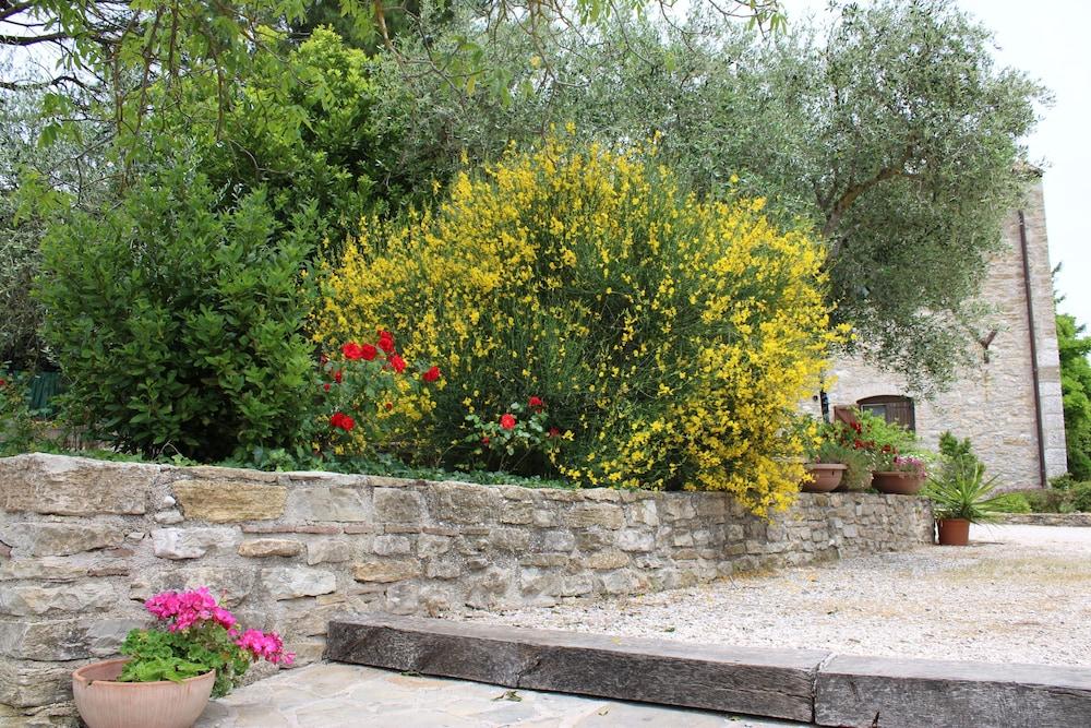 Agriturismo Sant'Agata เปียนาเดยีอัลบาเนซี ภายนอก รูปภาพ