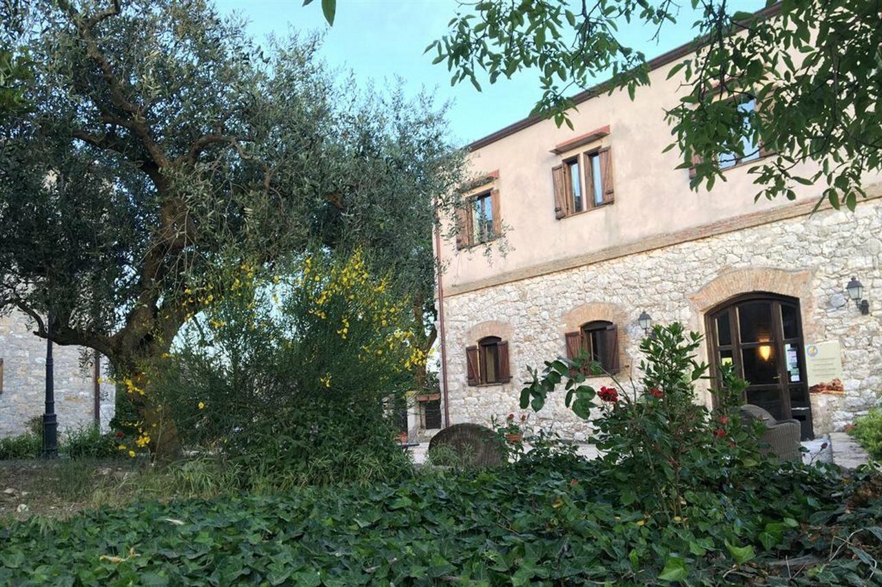 Agriturismo Sant'Agata เปียนาเดยีอัลบาเนซี ภายนอก รูปภาพ