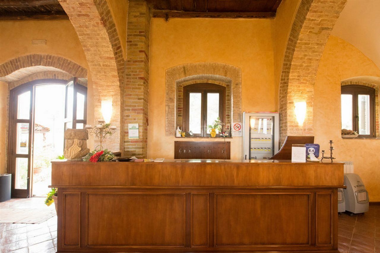 Agriturismo Sant'Agata เปียนาเดยีอัลบาเนซี ภายนอก รูปภาพ
