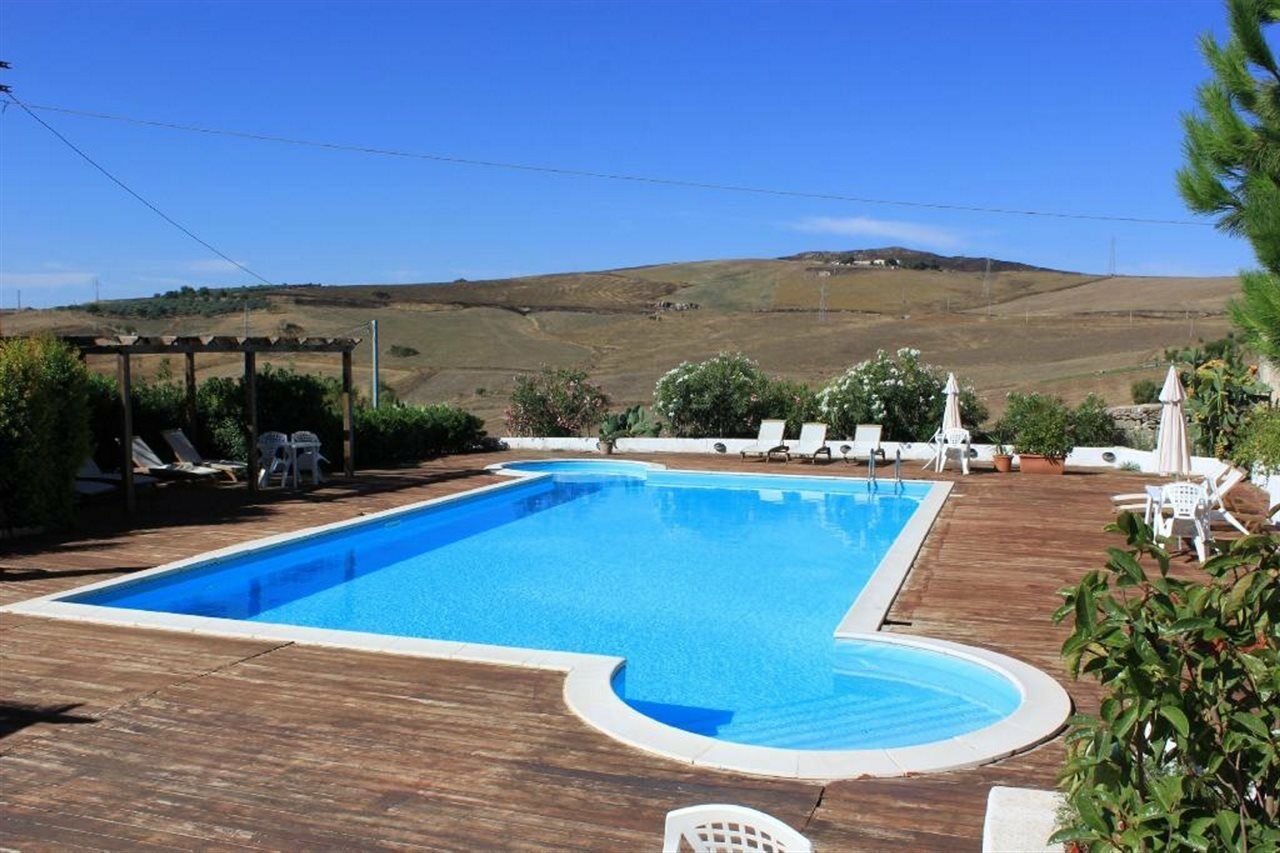 Agriturismo Sant'Agata เปียนาเดยีอัลบาเนซี ภายนอก รูปภาพ